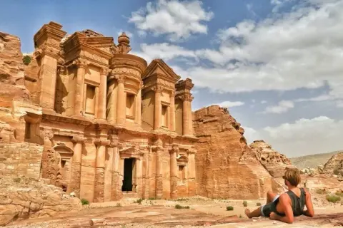 Jordania kiedy jechać: najlepsze miesiące na niezapomnianą podróż