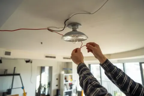 Kabel do lampy sufitowej: 3-żyłowy 1,5 mm² to bezpieczny wybór?