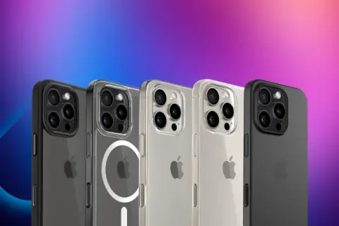 Cinq iPhones avec des coques différentes, dont une transparente avec MagSafe. La compatibilité coque iPhone est essentielle pour protéger votre appareil.