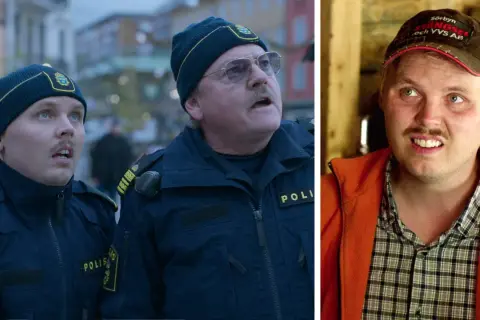 Leif och Billy film: Två poliser i blå uniformer och mössor tittar uppåt. Till höger en man med keps och orange jacka.