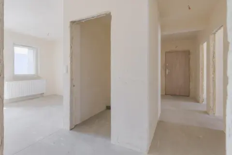 Beton dekoracyjny: Ile zapłacisz za m²? Uniknij ukrytych kosztów!