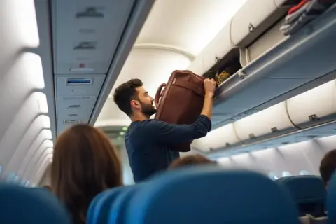 Ryanair czy można mieć torebkę? Oto co musisz wiedzieć o bagażu