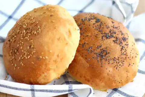 Panini Hamburger Fatti in Casa: Ricetta Soffice e Perfetta