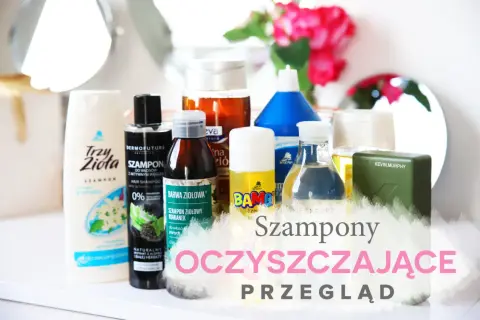 Kolekcja szamponów oczyszczających, w tym te z węglem aktywnym i ziołowymi ekstraktami, gotowa do przeglądu.
