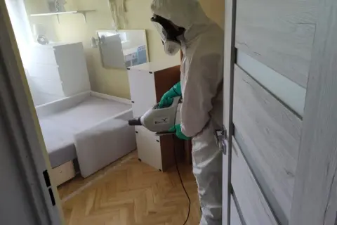Jak posprzątać mieszkanie po dezynsekcji, aby uniknąć zagrożeń?