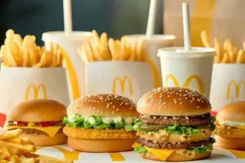 Ile kalorii ma hamburger z McDonald's? Zaskakujące fakty o wartości odżywczej