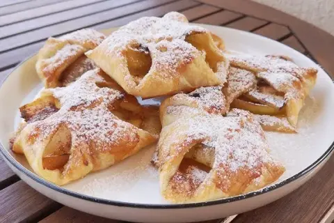 Ciastka z ciasta francuskiego z jabłkami: przepis, który zawsze się udaje