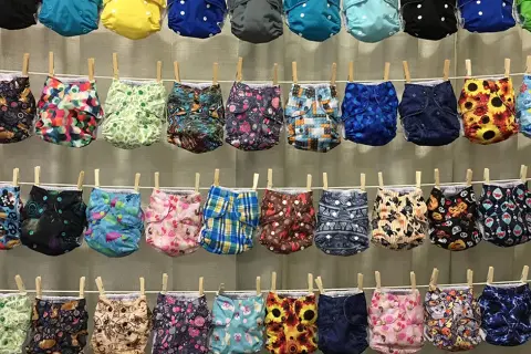 Jaki VAT na Pampersy? Odkryj, ile naprawdę zapłacisz za pieluchy