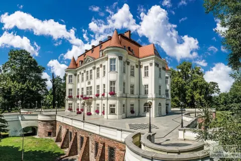 Leśnica Wrocław: Zamek, Park, spływy Twój plan na weekend!