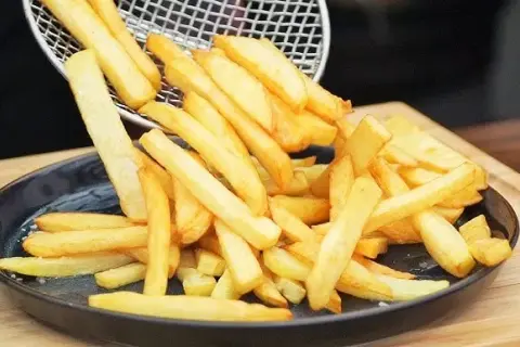 Jak zrobić frytki McDonald's w domu? Sekret chrupkości i smaku!