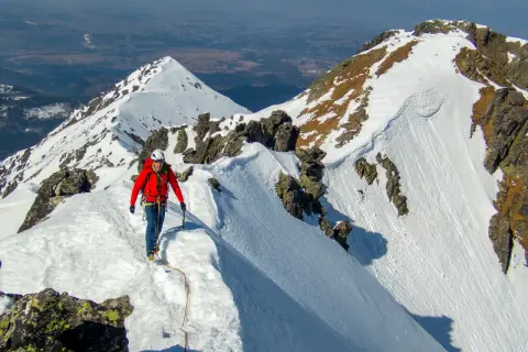 Bezpieczne Tatry zimą: Warunki, lawiny, sprzęt. Co musisz wiedzieć?