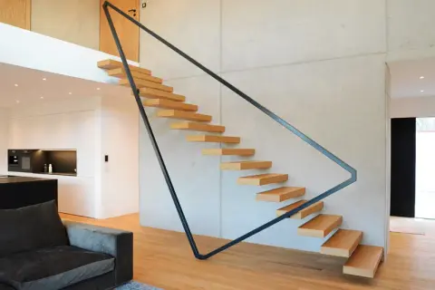 Treppe im Keller und Obergeschoss: Wichtige Tipps zur Planung und Sicherheit
