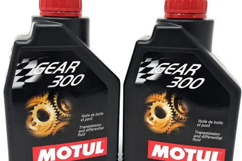 Motul Gear 300 75W90 LS - Najlepszy olej do skrzyń biegów wyścigowych