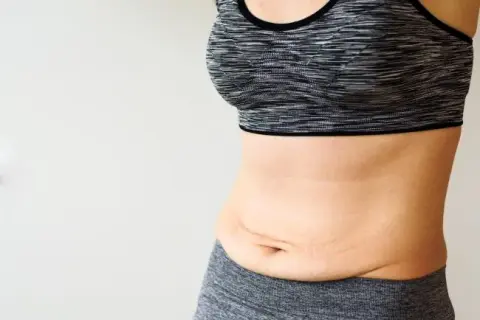 Rekompozycja sylwetki: Jak pozbyć się problemu "skinny fat"?