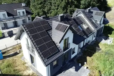 Ile energii wyprodukuje fotowoltaika 8 kW? Szacunkowe wartości i czynniki wpływające