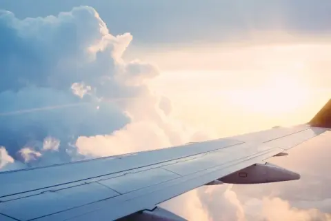 Jak dojechać do hotelu Airport Okęcie - najtańsze i najszybsze opcje