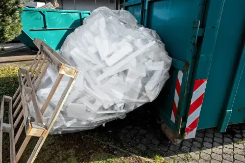 Styropian do plastiku czy zmieszanych - jak uniknąć błędów w segregacji
