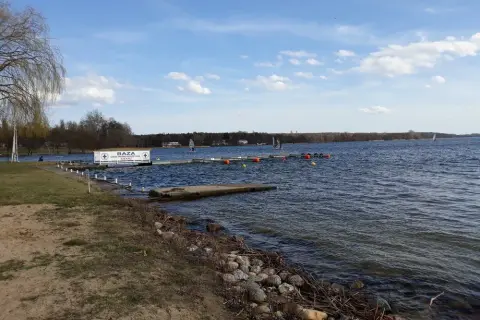 Jezioro Kierskie - piękne miejsce na wędkowanie i relaks w Poznaniu