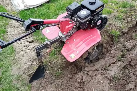 Jak zamontować pług do glebogryzarki Hortmasz - uniknij typowych błędów