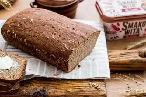Z jakiej mąki jest chleb razowy i jak wybrać najlepszą?