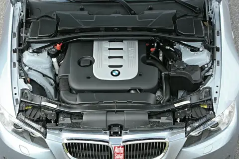BMW E90 sedan: Kupujesz? Sprawdź, które silniki omijać!