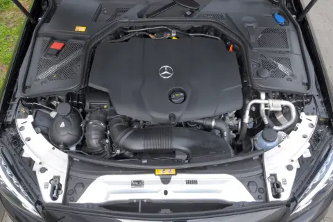 Mercedes W205: Kupić? Przewodnik po silnikach, usterkach i cenach