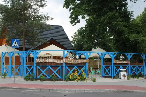 Gdzie zjeść w Zwierzyńcu? Odkryj najlepsze lokale gastronomiczne