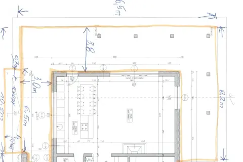 Rysunek techniczny z wymiarami, przedstawiający przekrój tarasu drewnianego z zaznaczonymi elementami konstrukcyjnymi i wymiarami.