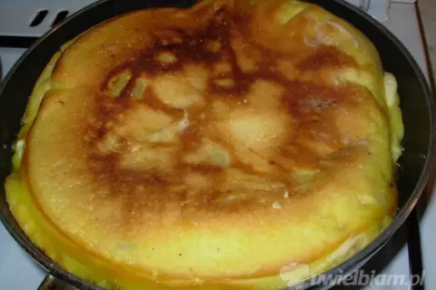 Idealny omlet z mąką i mlekiem? Odkryj przepis na puszystość!