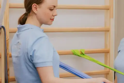 Ile lat trwają studia z fizjoterapii? Odkryj szczegóły programu