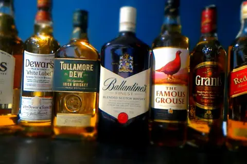 Ile kosztuje whisky Ballantines? Sprawdź ceny i wersje już teraz