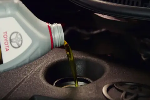 Jak często wymieniać olej w Toyota Corolla? Sprawdź zalecenia