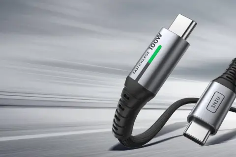 Kabel USB 3.2 Gen 2 z szybkim ładowaniem 100W, z wtyczkami USB-C.