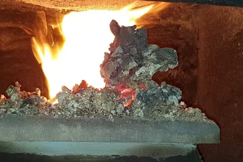 Dlaczego powstają spieki w piecu na ekogroszek i jak ich uniknąć
