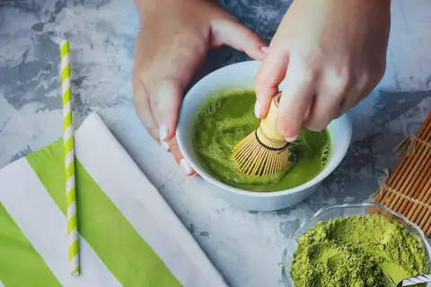 Gdzie kupić herbatę matcha? Najlepsze miejsca i porady zakupowe