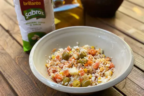 Receta ensalada de arroz clásica: ¡El secreto para que quede suelta!