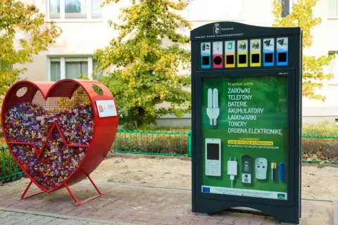 Gdzie oddać elektrośmieci w Krakowie? Sprawdź najlepsze miejsca