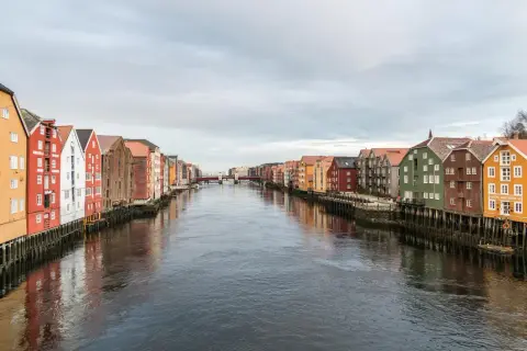 Trondheim atrakcje, które zaskoczą każdego turystę w Norwegii