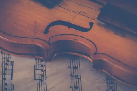 Puzon: jaki to instrument? Odkryj jego tajemnice i zacznij grać!