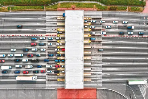 Autostrady w Polsce: Kto buduje, jak i za czyje pieniądze?