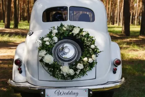 Jak wybrać auto do ślubu? Style, koszty, logistyka i porady