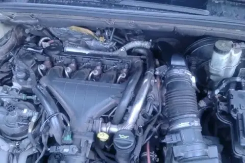 Ile wchodzi płynu do chłodnicy peugeot 407? Sprawdź pojemności dla silników