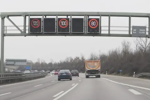 Autostrady Niemcy: Prędkość, mandaty, pułapki. Jedź bezpiecznie!