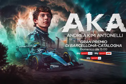 Andrea Kimi Antonelli pronto per le f1 qualifiche oggi a Barcellona. La sua monoposto Mercedes sfreccia sotto un cielo tempestoso.