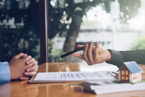 Za co odpowiada biuro nieruchomości? Bezpieczeństwo transakcji i Twoje korzyści