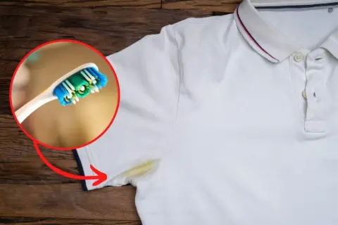 Plama z podkładu na białej bluzce? Usuń ją! Skuteczny poradnik