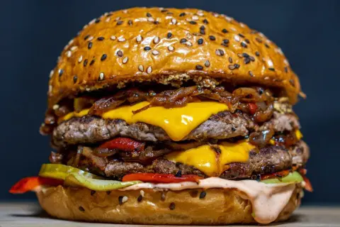 Jak zrobić dobrego hamburgera – sekrety idealnego smaku i składników
