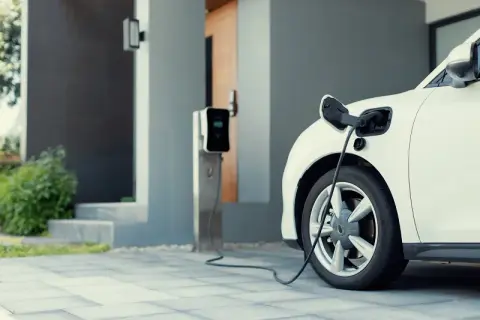 Co to jest hybryda plug-in? Jak działa i jakie są zalety tego rozwiązania?