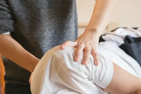 Kiedy do fizjoterapeuty? Sygnały, których nie możesz ignorować!