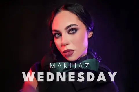Mroczny, wyrazisty makijaż na środę. Ciemne smoky eyes i matowa, burgundowa szminka.